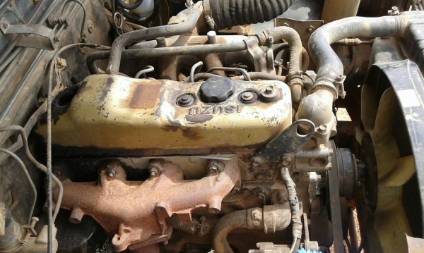 ISUZU KB 2.5 ฝาทอง สีสวยเดิมบาง ภาษีเต็ม เล่มพร้อมโอน