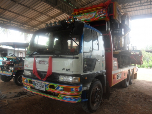 ขายครับ ฮีโน่ สองเพลา สิบล้อเทรนเลอร์ลากรถเกี่ยว  ราคาต่อรองได้ ติดต่อช่างหมึก 087-5262494 หรือ094-7452226