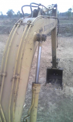 **410,000 บ.ต่อรอง/// แบคโฮ KOMATSU PC120-3 **ขาย KOMATSU 120 แบคโฮสภาพพร้อมลุย KOMATSU PC120-3 คอนโทรลยาว เครื่องเดิม ปั้มเดิม เครื่องKOMATSU-4สูบ เครื่องดี แน่น แรงดี ปั้มดี แรง ทำงานดี เร็วดี บูมอาร์มดี สวย มีปะบ้างนิดๆหน่อยๆ บุ้งกี๋ดี บูท/สลัก ดี เอวด