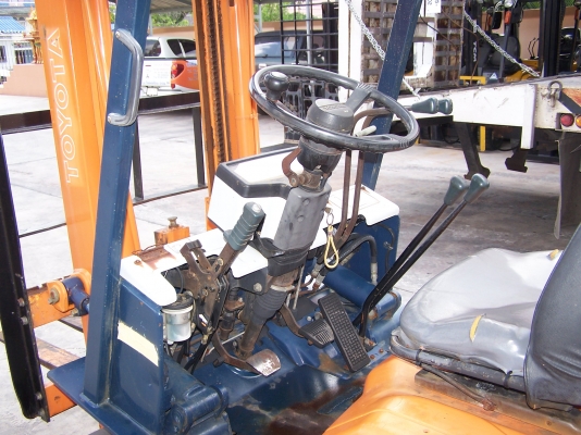 ขายรถ โฟล์คลิฟท์ TOYOTA รุ่น 5-FD15