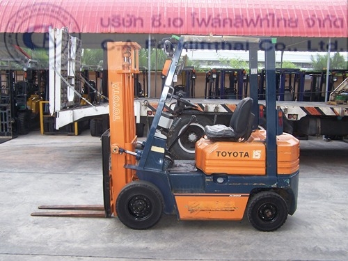 ขายรถ โฟล์คลิฟท์ TOYOTA รุ่น 5-FD15