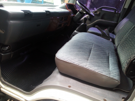 6 ล้อกลาง  *Euro.2*  ISUZU  NQR75RY52E5  175 แรงม้า+คอมมอนเรว *ยาว 5.50 ม.* รถสวยเดิม+พร้อมใช้งาน * รถห้างแท้ * มีเล่มพร้อม *