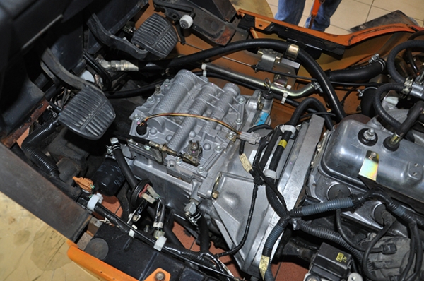 ขายรถโฟล์คลิฟท์มือสอง toyota รุ่น 7FGK25 ราคา 265,000 บาท ใช้งานเพียง 114 ชั่วโมง นำเข้าจากประเทศญี่ปุ่น 100\% ไม่เคยใช้งานในไทย