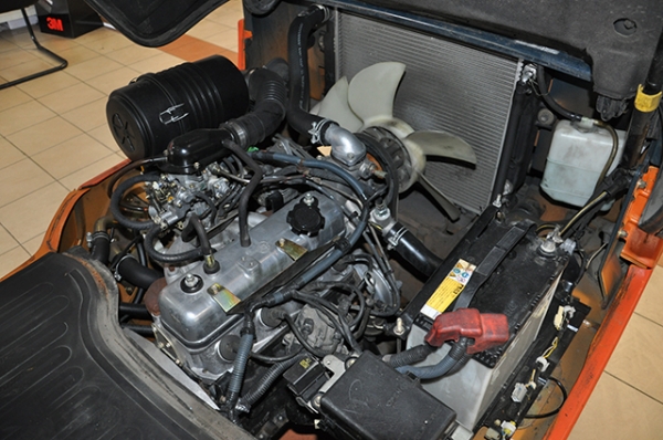 ขายรถโฟล์คลิฟท์มือสอง toyota รุ่น 7FGK25 ราคา 265,000 บาท ใช้งานเพียง 114 ชั่วโมง นำเข้าจากประเทศญี่ปุ่น 100\% ไม่เคยใช้งานในไทย