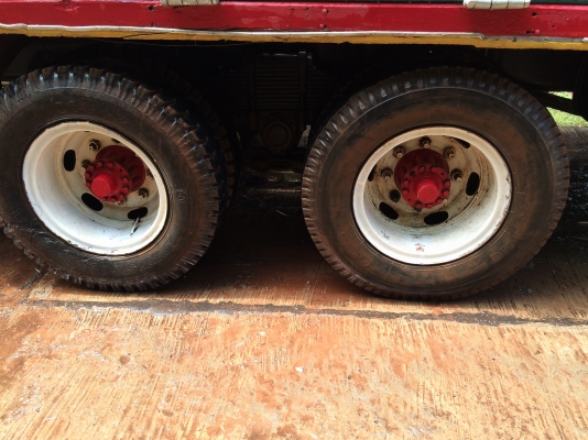 ขาย 10 ล้อหัวยาว ISUZU ไอ้โบ้ เครื่อง EH 700  168 แรงม้า เกียร์สโลอินเตอร์ สองเพลา ช่วงล่างใหญ่จัมโบ้ พวงมาลัยเพาเวอร์  เอกสารพร้อมโอน