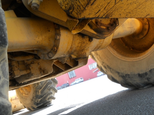 WA100-1  4091ชม. ปี1988 มาถึงไทยต้นเดือนมิถุนายนนี้ครับ สนใจติดต่อมาได้เลยครับ