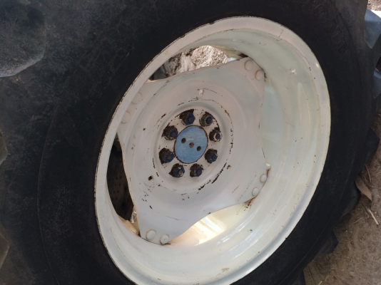 Ford รถคีบอ้อยขายต่อรองได้ครับ