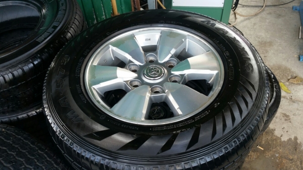 ล้อแม็กขอบ15พร้อมยางราคาถูก