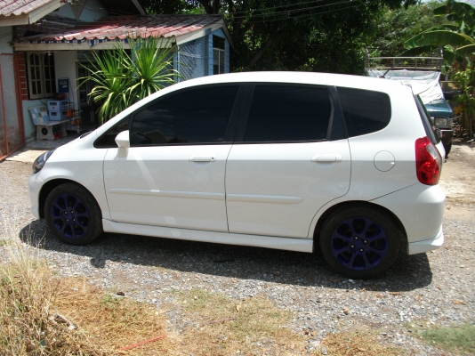 ขายฮอนด้าแจ๊ส ขาวขาว สวยสวย