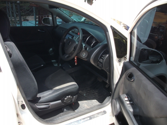 ขายฮอนด้าแจ๊ส ขาวขาว สวยสวย