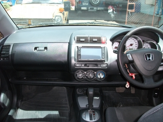 ขายฮอนด้าแจ๊ส ขาวขาว สวยสวย