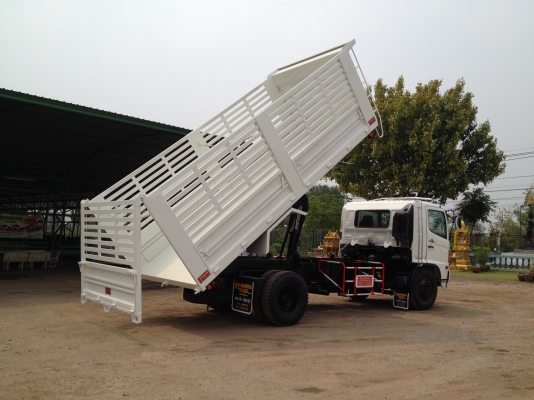 สุดคุุ้มรถห้างปี 50  HINO MEGA เครื่อง JO8C 220 แรงม้าระบบน้ำมัน กระบะดั้มพ์เกษตร ยาว 5.30 เมตร กว้าง 2.45 เมตร สูง 1.70 เมตร ดั้มพ์ 6 ตัน ยาง 900/20 นิ้ว พร้อมเล่มทะเบียน พร้อมใช้ เหมื่อนใหม่ ป้ายแดง สวยๆ สนใจรีบเลยนะคะ