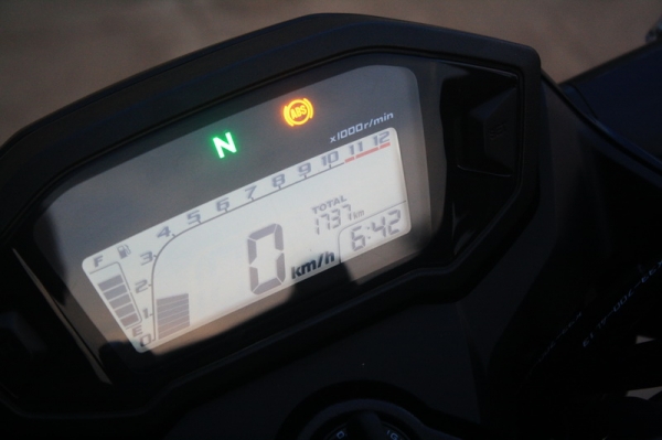 __C B 3 0 0 F รถใหม่ๆ 3 เดือน วิ่ง1,700โล 113,000 ฿__