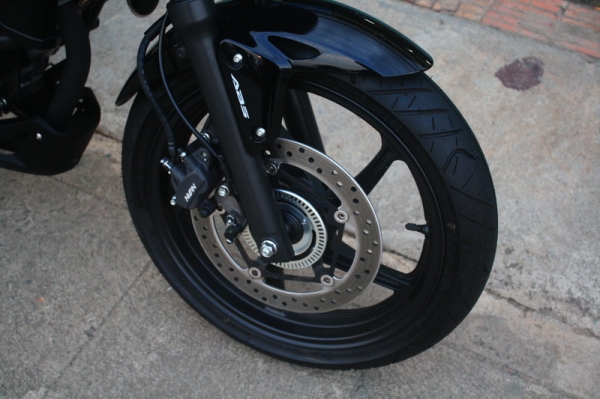 __C B 3 0 0 F รถใหม่ๆ 3 เดือน วิ่ง1,700โล 113,000 ฿__