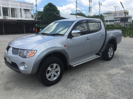 ขายรถบ้านมือเดียว TRITON 3.2 4WD 4 ประตูสภาพดี ขายรถบ้านมือเดียว TRITON 3.2 4WD 4 ประตูสภาพดี