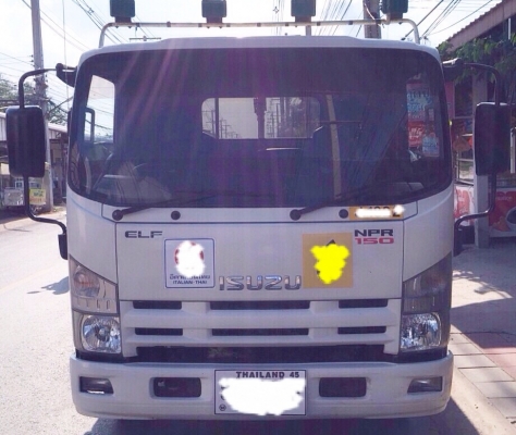 ISUZU NPR 150 HP 4HK1 EURO3 ปี 53 รถบรรทุกหกล้อ กระบะเหล็กคาร์โก้ความยาว 4.50 เมตรสภาพสวยพร้อมบรรทุกได้เลย เครื่องแน่นแรงดีไม่มีเยิ้ม หัวเก๋งสีสันบางเดิมภายในเก๋งคอนโซลสวยครบ แอร์เย็น พวงมาลัยเพาเวอร์ ช่วงล่างแน่นหนึบ ยางสภาพดี 6 เส้นประมาณ 75\% พร้อมใช้งา