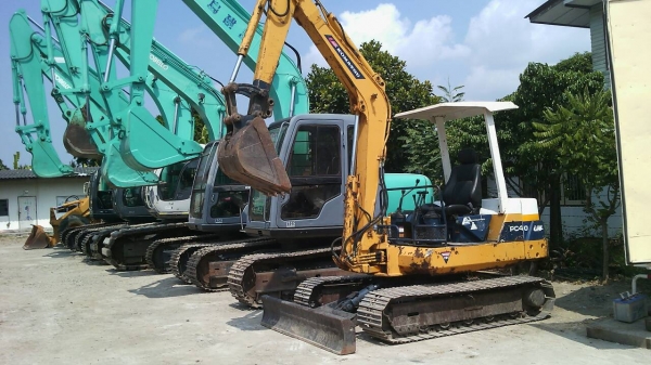 ขายด่วน KOMATSU  PC40-6  สภาพสวย  พร้อมใช้งาน   สนใจโทร 089-3818694  ดวงนภา  เตียวตระกูล