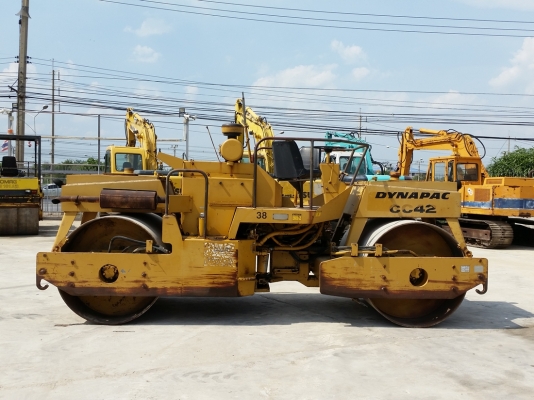 ขายรถบดอัดสั่นสะเทือน 10 ตัน DYNAPAC CC42A นำเข้าจาก USA แท้ 100\% สภาพสวย ไม่เคยใช้งานในไทย
