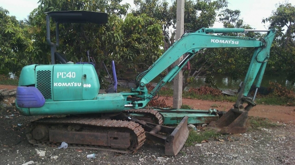 ขายด่วน Komatsu PC 30-7   เก่าไทย  สภาพพร้อมใช้งาน  โทร 089-3818694  ดวงนภา  เตียวตระกูล