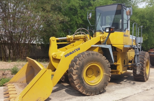 ขายรถตักโคมัทสุ