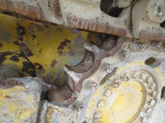 รถดันดิน KOMATSU D61PX-12  ปี2000 หากรอของได้ 30-45 วัน ติดต่อคุยกันได้เลยครับ