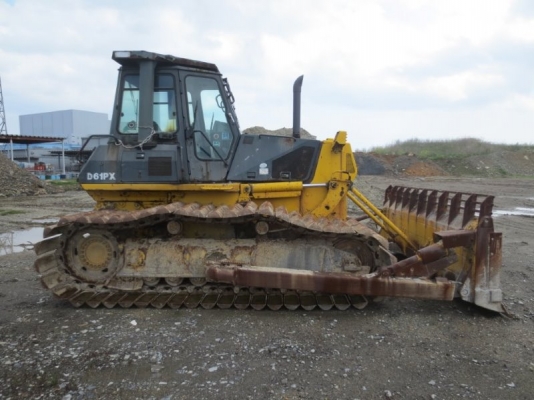 รถดันดิน KOMATSU D61PX-12  ปี2000 หากรอของได้ 30-45 วัน ติดต่อคุยกันได้เลยครับ