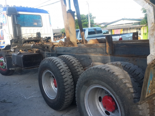 ขายรถบรรทุก10ล้อสองเพลาดั้ม