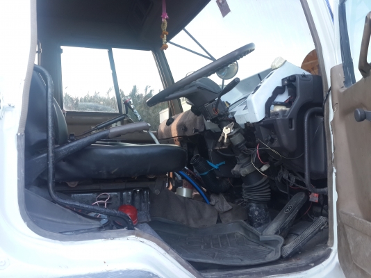 ขายรถบรรทุก10ล้อสองเพลาดั้ม