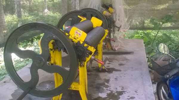 จักรรีบยาง มือหมุนมือเดียวคับ