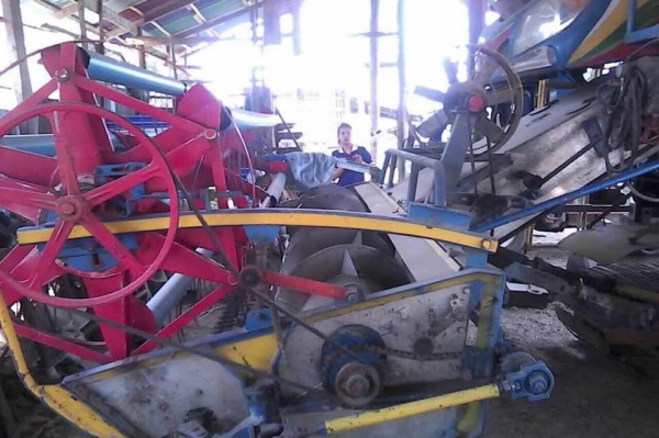 รถเกี่ยวนวดข้าวเกษตรพัฒนา