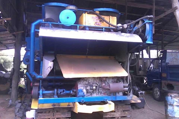 รถเกี่ยวนวดข้าวเกษตรพัฒนา