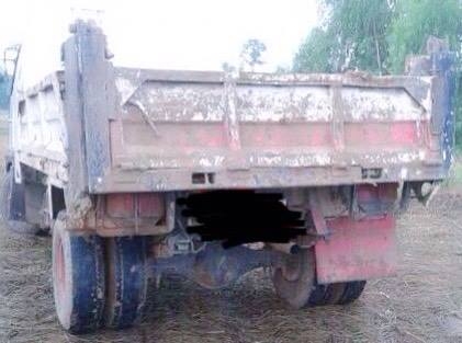 **680,000 บ.ต่อรอง/// 6ล้อดั้มดิน HINO สิงไฮเทค 195 ** ขาย HINO-195 6ล้อดั้มดิน5คิว ประกอบ HINO FD HO7D-195HP สิงไฮเทค ประกอบ เครื่องเดิม เกียร์เดิม เครื่องดี แน่นดี แรง เกียร์ดี เข้าง่าย ไม่หลุดครับ ช่วงล่างใหญ่ Fหน้า-หลัง คัสซีดี เดิม ไม่ปะไม่ดาม ยังสวย