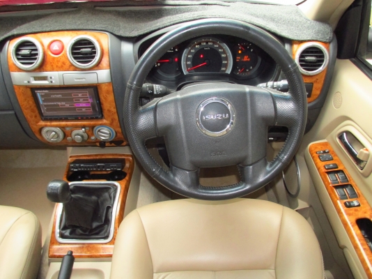 ***ขาย*** mu7 รถครอบครัว สวยมากไม่มีชนครับ สอบถามเพิ่มเติมโทรเลย 080-604-8422 ปุ้ย