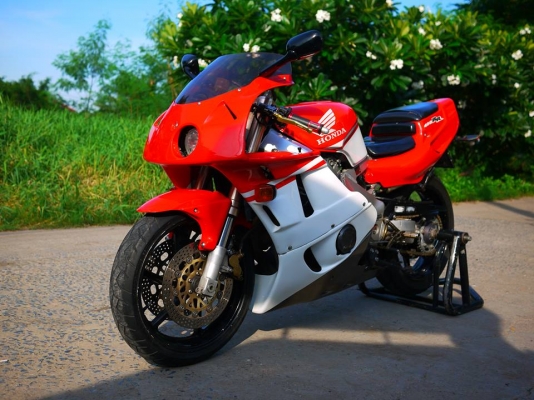 ขาย cbr92 ตัวคาร์บูไฟฟ้าพร้อมทะเบียนแท้ เครื่องดีมาก ระบบไฟสมบูรณ์ คาร์บูสมบูรณ์ พร้อมของแต่ง