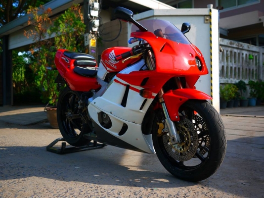 ขาย cbr92 ตัวคาร์บูไฟฟ้าพร้อมทะเบียนแท้ เครื่องดีมาก ระบบไฟสมบูรณ์ คาร์บูสมบูรณ์ พร้อมของแต่ง