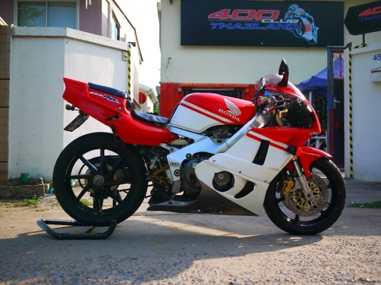 ขาย cbr92 ตัวคาร์บูไฟฟ้าพร้อมทะเบียนแท้ เครื่องดีมาก ระบบไฟสมบูรณ์ คาร์บูสมบูรณ์ พร้อมของแต่ง