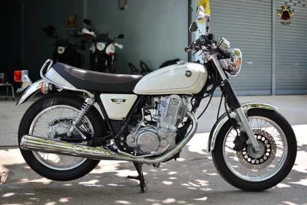 YAMAHA SR400CC รุ่นปี2015 รถศูนย์ ป้ายแดง ไมล์1,xxxโลแท้ ทะเบียนแท้