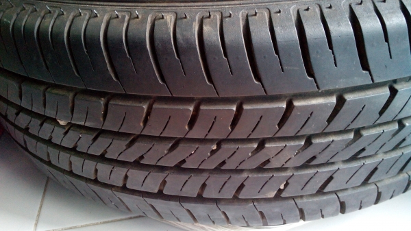 ขายแม็กซ์เรโทร 15 นิ้ว 4วง กว้าง 8.5  5/114 ออฟ -20 แถมยางใหม่ๆสองเส้น