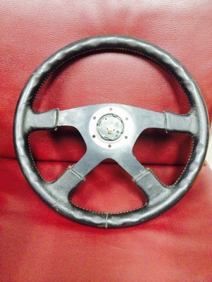 พวงมาลัย momo แท้