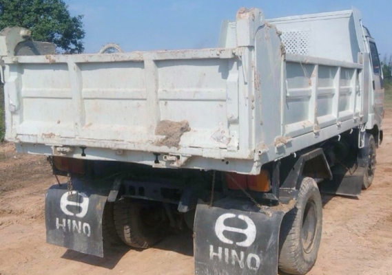 HINO FC 120 HP WO4D ปี 39 หกล้อดั๊มพ์ ซุปเปอร์เสี่ย กระบะดั๊มพ์เหล็ก 4 ตันความยาว 3.60 เมตรสภาพดีพร้อมบรรทุกหนักได้เลย เครื่องยนต์แรงดีไม่มีเยิ้ม ภายในเก๋งคอนโซลครบพร้อม แอร์เย็น พวงมาลัยธรรมดา กระจกไฟฟ้า ช่วงล่างใหญ่คัชซีสวยไม่มีบวม ติด F หน้าหลัง ยาง 8. HINO FC 120 HP WO4D ปี 39 หกล้อดั๊มพ์ ซุปเปอร์เสี่ย กระบะดั๊มพ์เหล็ก 4 ตันความยาว 3.60 เมตรสภาพดีพร้อมบรรทุกหนักได้เลย เครื่องยนต์แรงดีไม่มีเยิ้ม ภายในเก๋งคอนโซลครบพร้อม แอร์เย็น พวงมาลัยธรรมดา กระจกไฟฟ้า ช่วงล่างใหญ่คัชซีสวยไม่มีบวม ติด F หน้าหลัง ยาง 8.