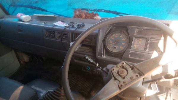 HINO FC 120 HP WO4D ปี 39 หกล้อดั๊มพ์ ซุปเปอร์เสี่ย กระบะดั๊มพ์เหล็ก 4 ตันความยาว 3.60 เมตรสภาพดีพร้อมบรรทุกหนักได้เลย เครื่องยนต์แรงดีไม่มีเยิ้ม ภายในเก๋งคอนโซลครบพร้อม แอร์เย็น พวงมาลัยธรรมดา กระจกไฟฟ้า ช่วงล่างใหญ่คัชซีสวยไม่มีบวม ติด F หน้าหลัง ยาง 8. HINO FC 120 HP WO4D ปี 39 หกล้อดั๊มพ์ ซุปเปอร์เสี่ย กระบะดั๊มพ์เหล็ก 4 ตันความยาว 3.60 เมตรสภาพดีพร้อมบรรทุกหนักได้เลย เครื่องยนต์แรงดีไม่มีเยิ้ม ภายในเก๋งคอนโซลครบพร้อม แอร์เย็น พวงมาลัยธรรมดา กระจกไฟฟ้า ช่วงล่างใหญ่คัชซีสวยไม่มีบวม ติด F หน้าหลัง ยาง 8.