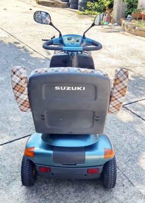 รถไฟฟ้า 4 ล้อ Suzuki สำหรับคนแก่หรือคนพิการ เพิ่งมาจากญี่ปุ่น