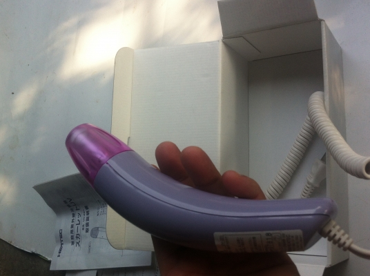 เครื่อง UV ยี่ห้อ SCARLETแบบมือถือใช้กับส่วนต่างของร่างกายได้จากญี่ปุ่นใช้ไฟ 100 V. สภาพใหม่