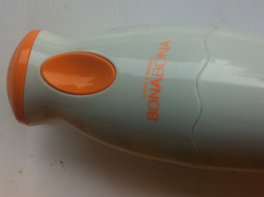 เครื่องบดสับละเอียดแบบนำเครื่องไปบดสับในแก้ในโถได้เลย ใช้ไฟ 100 V.