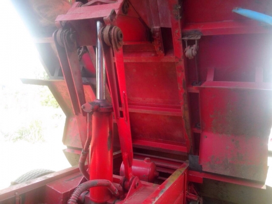 ISUZU DECA 195 HP 6HE1 หกล้อดั๊มพ์ กระบะดั๊มพ์เหล็ก 5 ตันความยาว 3.60 เมตรสภาพดีสวยพร้อมบรรทุกหนักได้เลย เครื่องยนต์แรงดีสุดๆครับ ภายในเก๋งคอนโซลสวยครบ แอร์เย็น พวงมาลัยเพาเวอร์ ระบบเบรคทริ๊ปฟี้ครบครัน ช่วงล่างใหญ่แน่นหนึบ คัชซีไม่มีแตกไม่มีบวม ยาง 8.25 ข