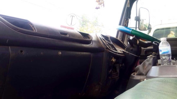 ขายด่วน  รถสิบล้อสองเพลาหัวลาก   ISUZU  DEGA 270 ปี 41  พร้อมใช้งาน  เอกสารพร้อม