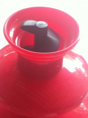 เครื่องอุ่นและหมุนปํ้มช็อกโกแลตไหลตกลงมาเป็นชั้นๆอย่างสวย