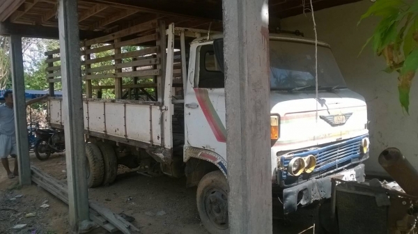 ขาย 6 ล้อ KM310 เครื่อง DM100 100 แรงม้า คัสซีสวยใช้ได้ ทะเบียนขาด 3 ปี ราคาต่อรองได้