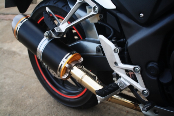 __C B R 250 เบรคABS สีขาว โฉมใหม่ 79,000 ฿__