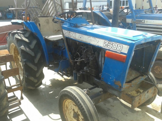 แทรคเตอร์อิเซกิ TL2500 พร้อมผาน 5 แทรคเตอร์อิเซกิ TL2500 พร้อมผาน 5